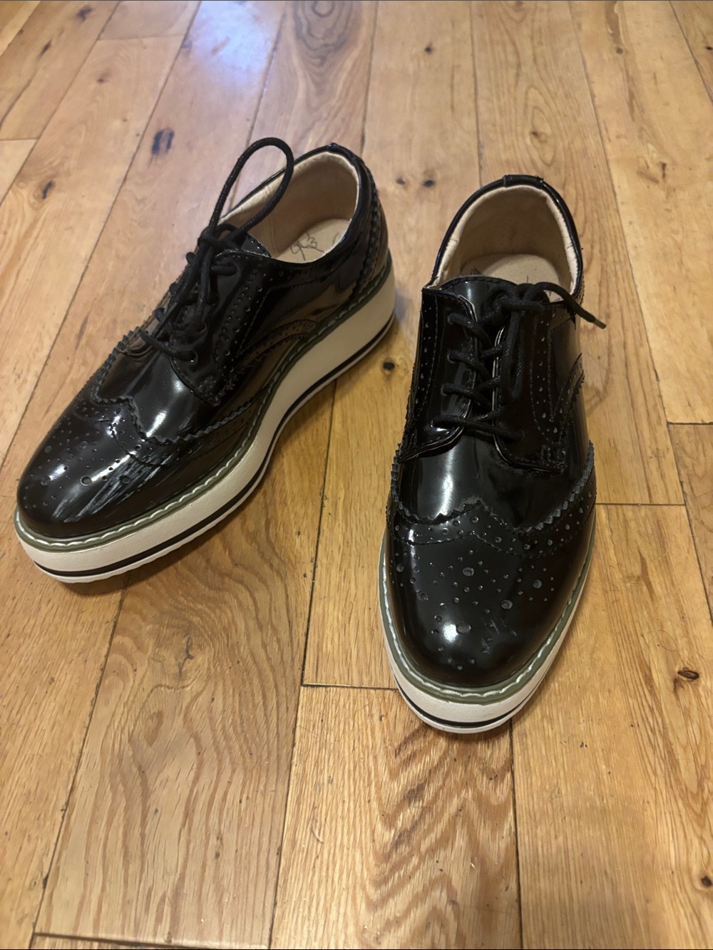 Women’s Faux Patent Wingtip Brogue/Derby Oxfords with Platform Sole